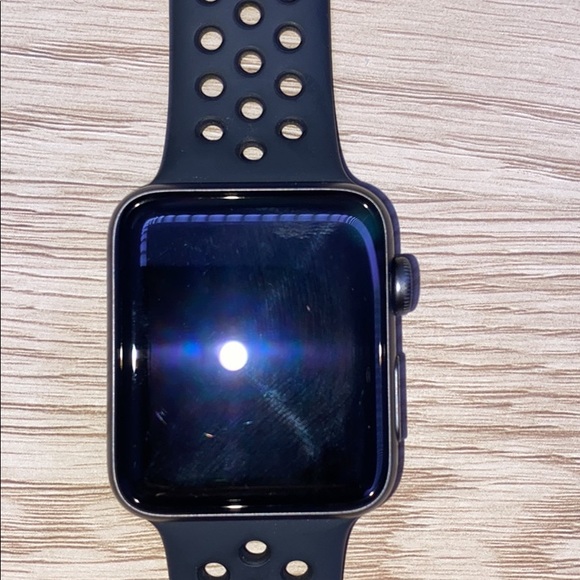 Nike Apple Watch Series 3 42mm - Picture 4 of 5